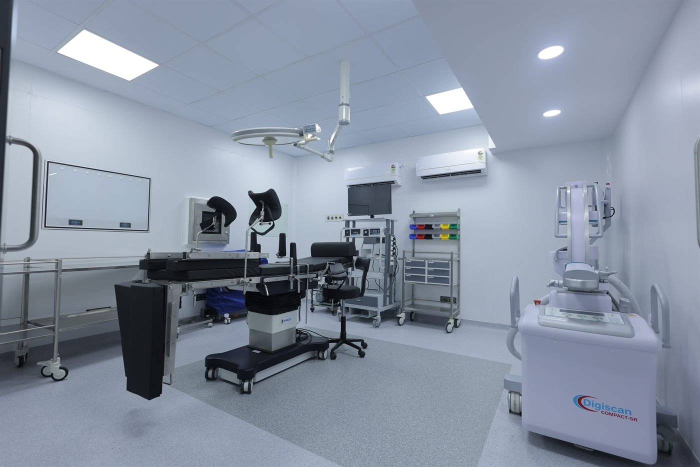 C-Arm Imaging in Theatre - Atlas Hospital Gandhidham